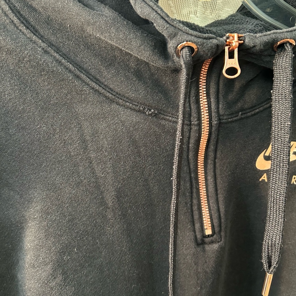 SOLD Nike Women's Black and Gold Quarter-Zip Hoodie - Picture 4 of 8